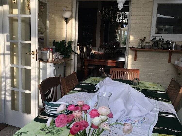 بنسيون Gladstone Guesthouse