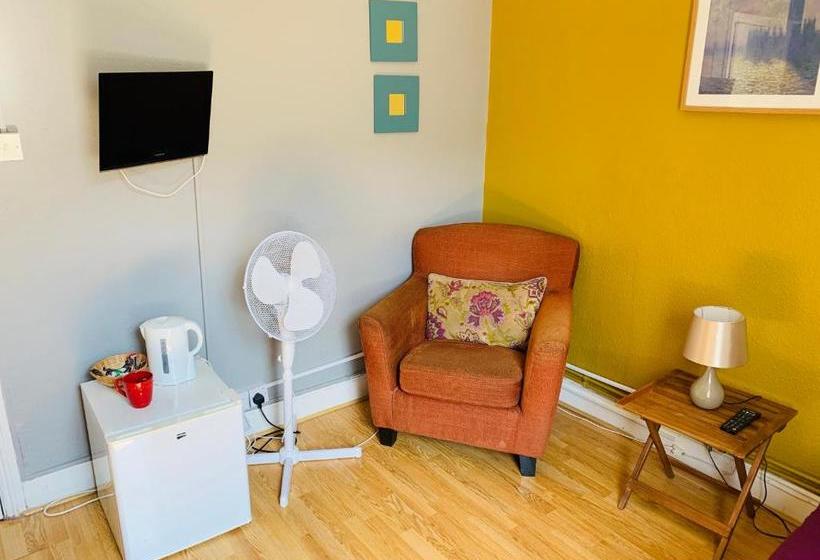 پانسیون Prince Arthur