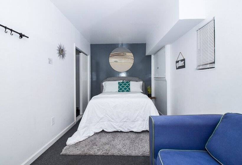 پانسیون Racpanos Modern Stay On Forrest Street