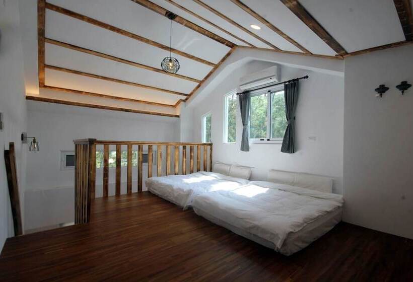 Song Yue Bed & Breakfast