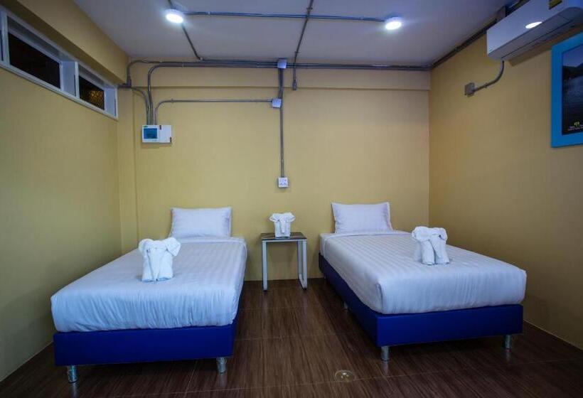 Baan Chang Hotel & Coffee House
