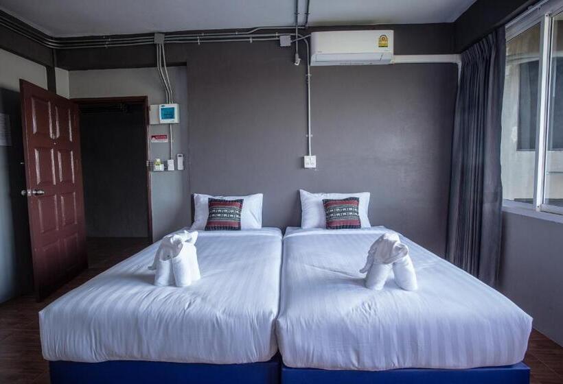 Baan Chang Hotel & Coffee House