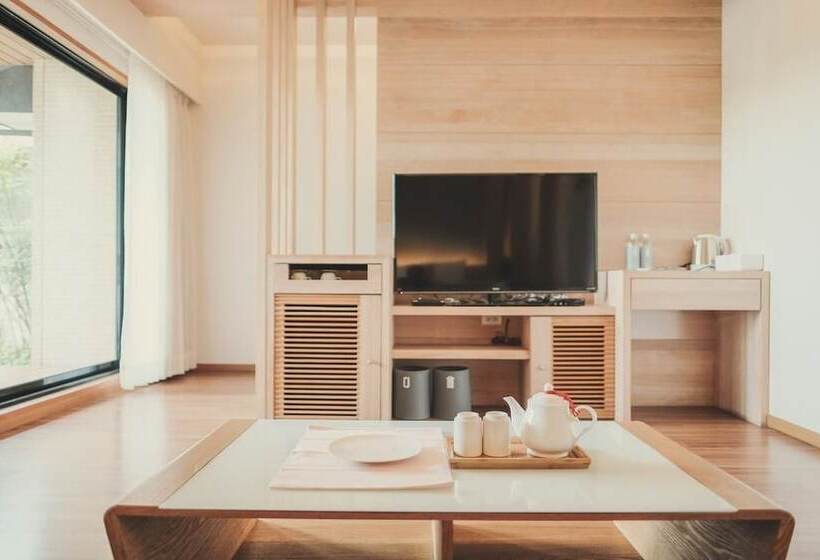 تختخواب و صبحانه Afternoon Resort