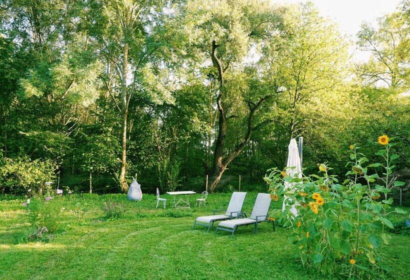 مبيت وإفطار Green Home