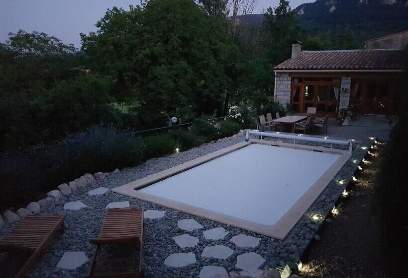 ベッドアンドブレックファースト La Cocagnière   In A Rural Location