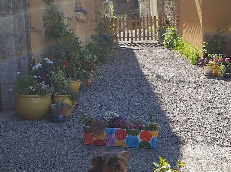 ベッドアンドブレックファースト La Cocagnière   In A Rural Location