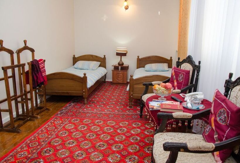 فندق Jipek Joli Inn