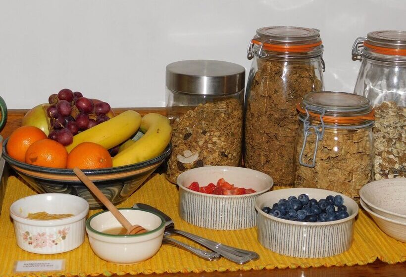 Middletown Farmhouse B&b