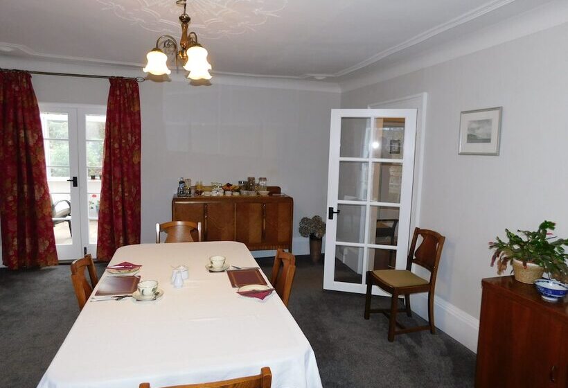 Middletown Farmhouse B&b