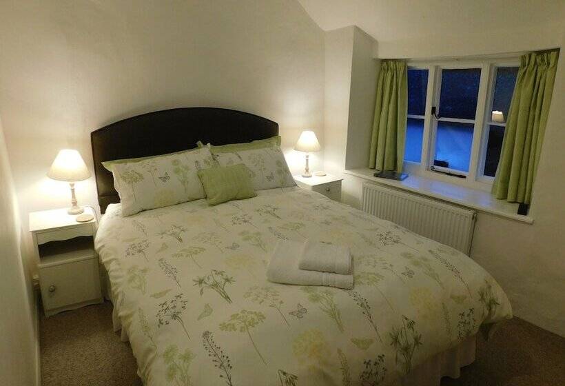 Middletown Farmhouse B&b