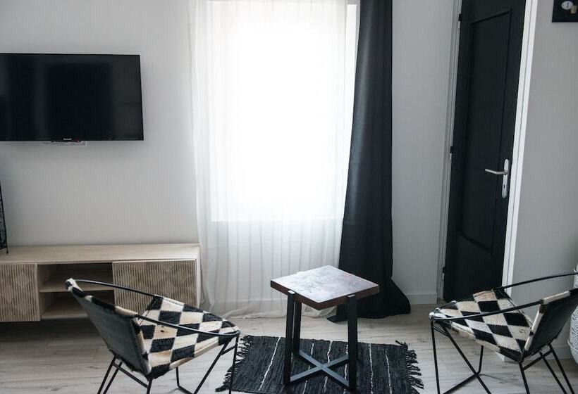 پانسیون Les Suites Du 17