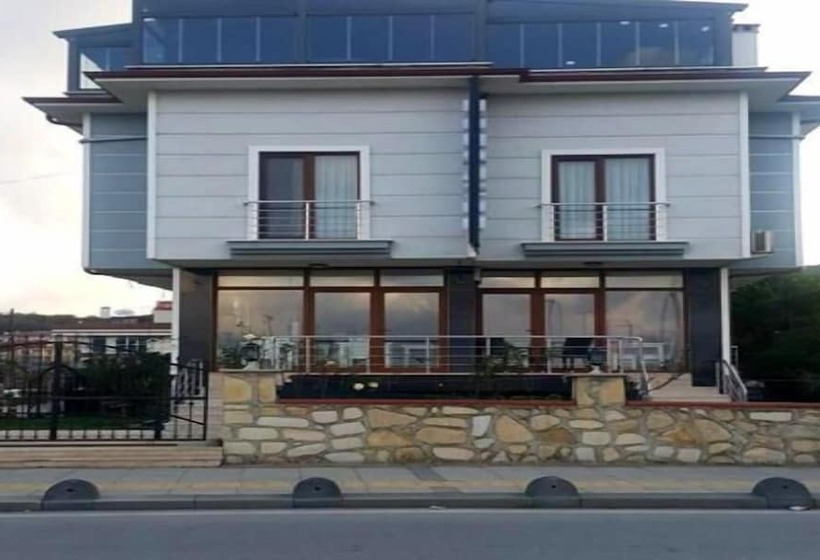 Manolyam Otel