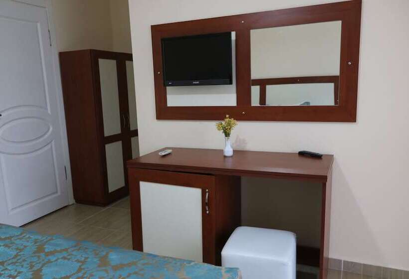 Manolyam Otel
