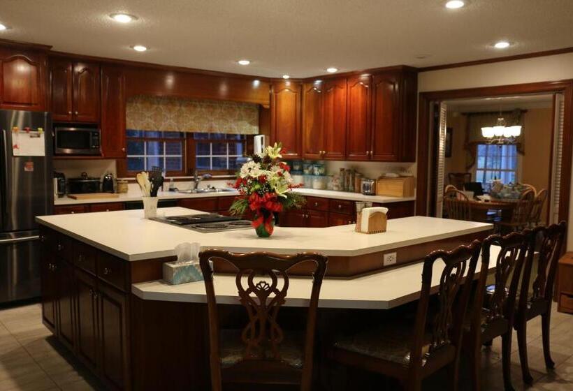 צימר Cedar Grove Inn