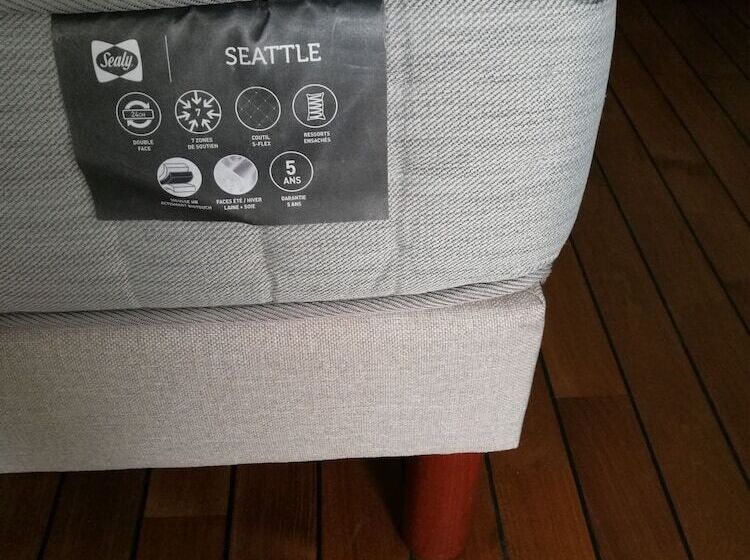 ベッドアンドブレックファースト Chambre D Hotes La Cigalière