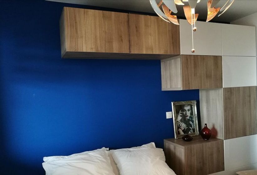 ベッドアンドブレックファースト Chambre D Hotes La Cigalière