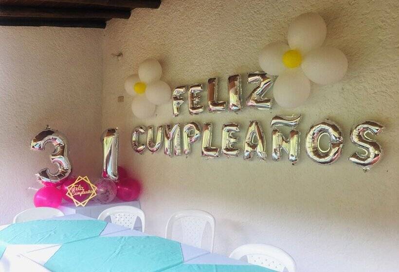 هتل El Porton De San Gil