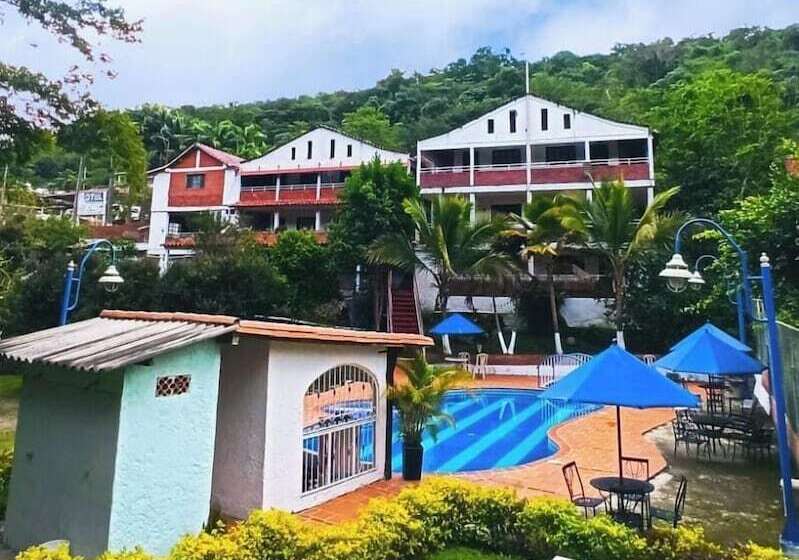 هتل El Porton De San Gil