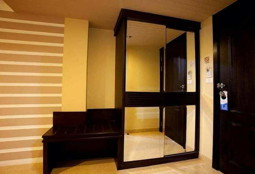 هتل J & Y Lodge