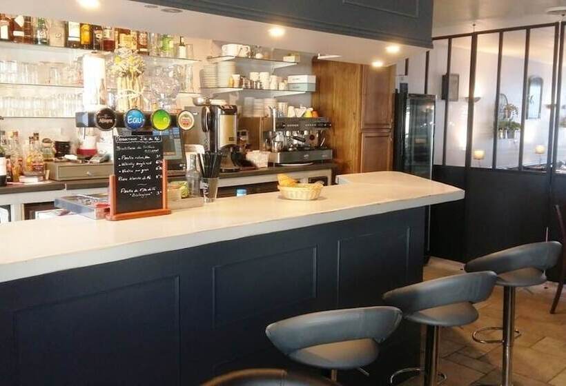 Отель Restaurant L Emeraude