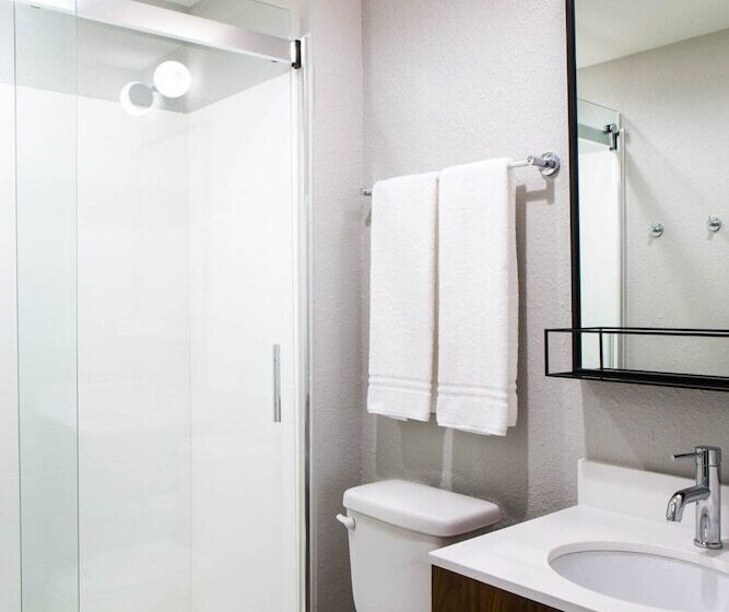 Отель Uptown Suites Extended Stay Denver Co  Westminster