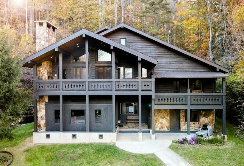 Bed and Breakfast Outland Chalet & Suites Great Smoky Mountains