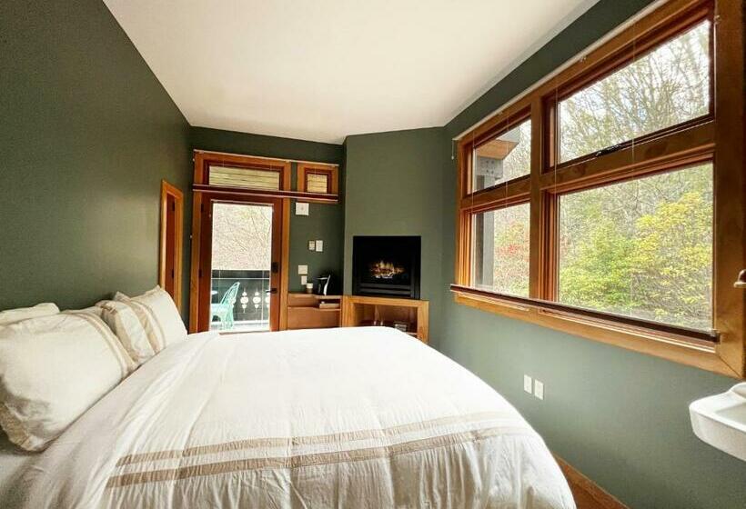 Bed and Breakfast Outland Chalet & Suites Great Smoky Mountains