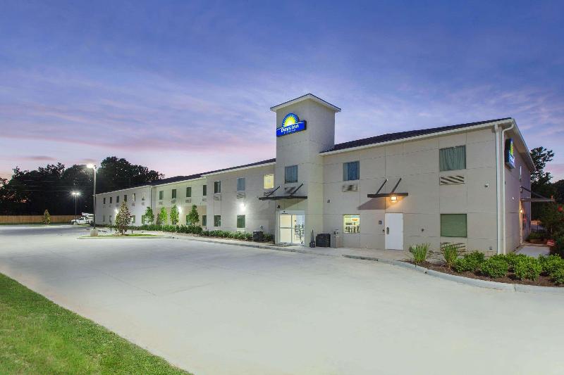 בית מלון כפרי Days Inn By Wyndham Baton Rouge Airport