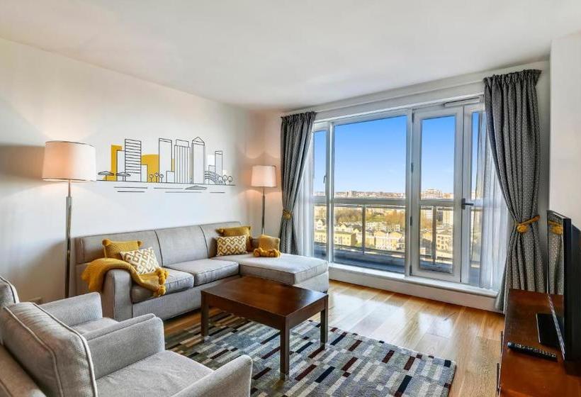 هتل Studyo By Bridgestreet, Canary Wharf