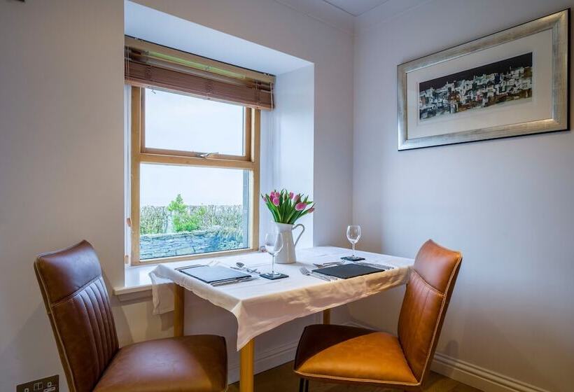 فندق The Hideaway Experience