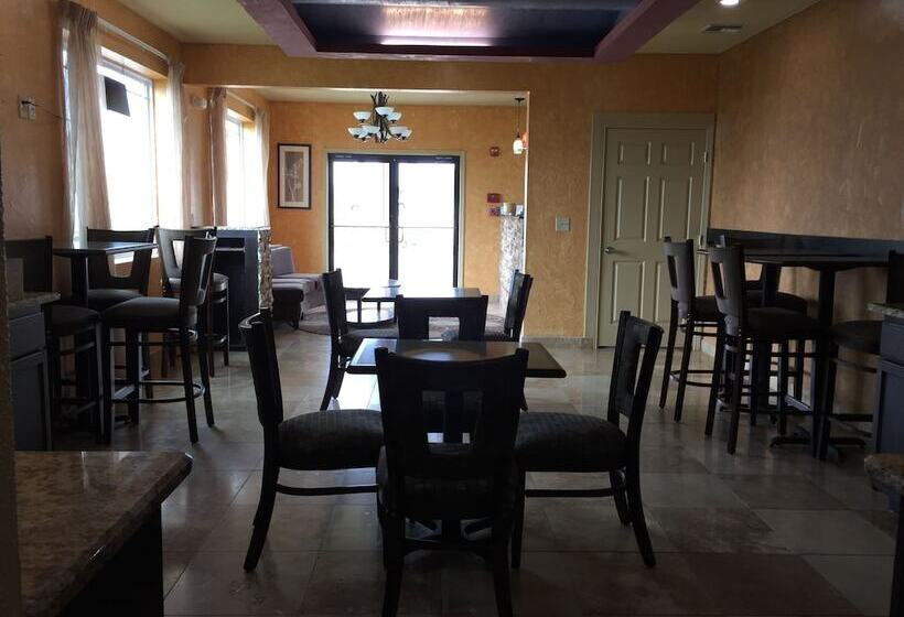 모텔 Pearsall Inn And Suites