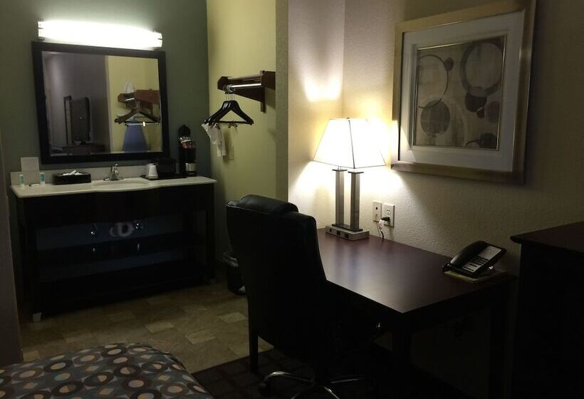 모텔 Pearsall Inn And Suites