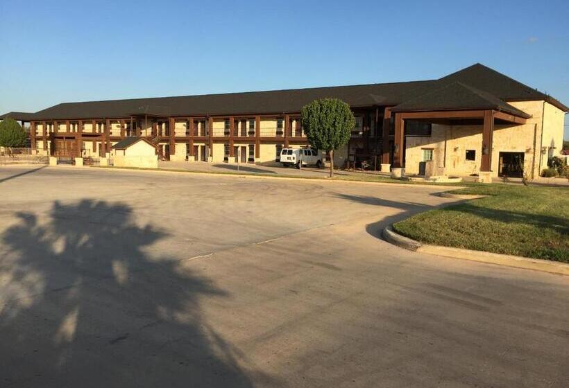 모텔 Pearsall Inn And Suites