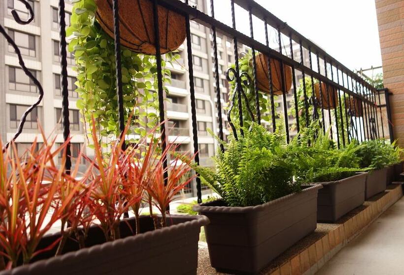 Douzi Stay Near Metro   Hostel