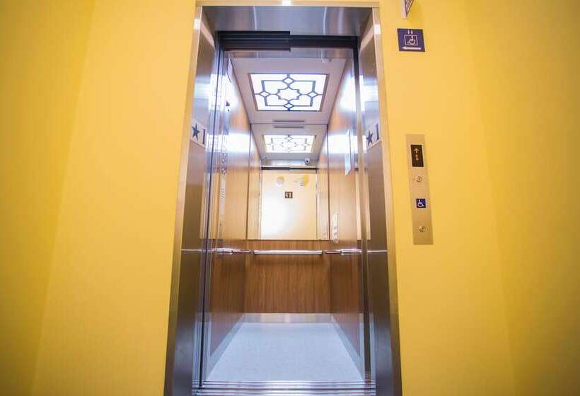 Douzi Stay Near Metro   Hostel