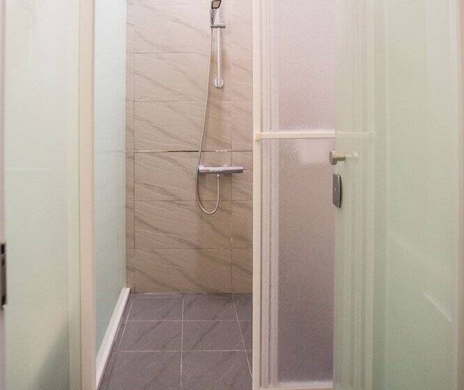 Douzi Stay Near Metro   Hostel