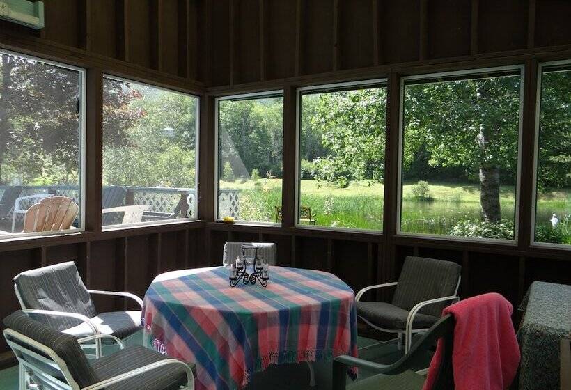 צימר Blue Gentian Lodge At Magic Mountain