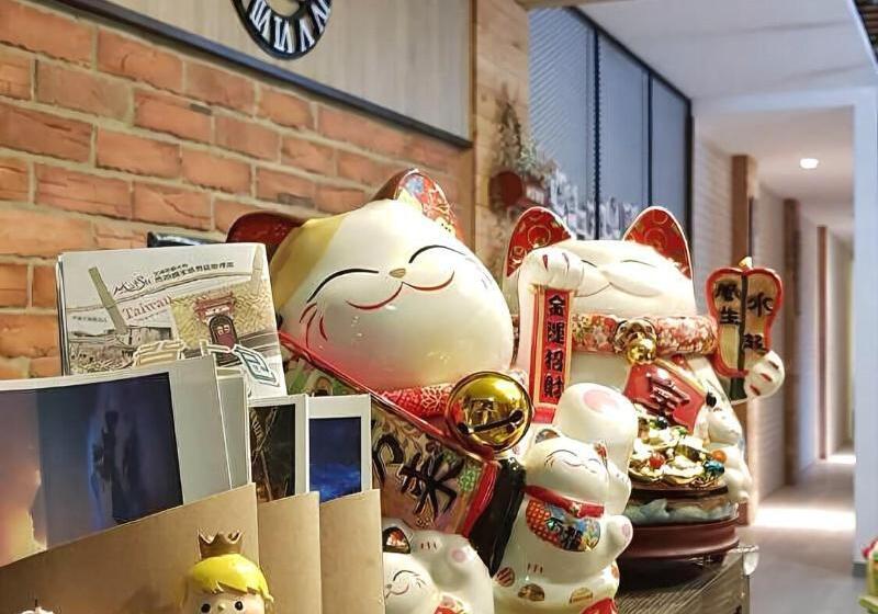 تختخواب و صبحانه Chingya House