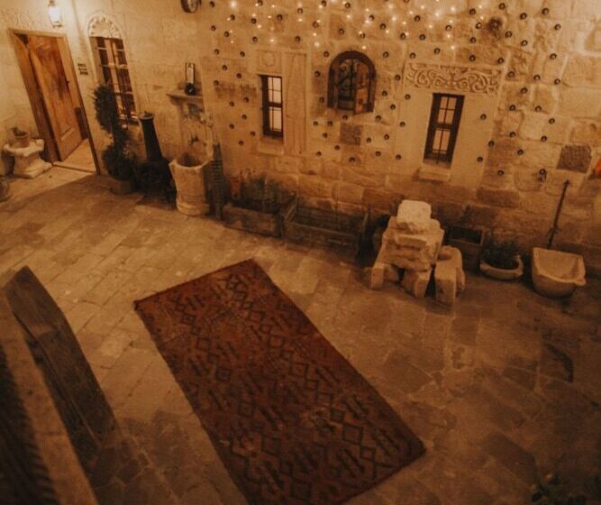 هتل Eagle Cave Inn