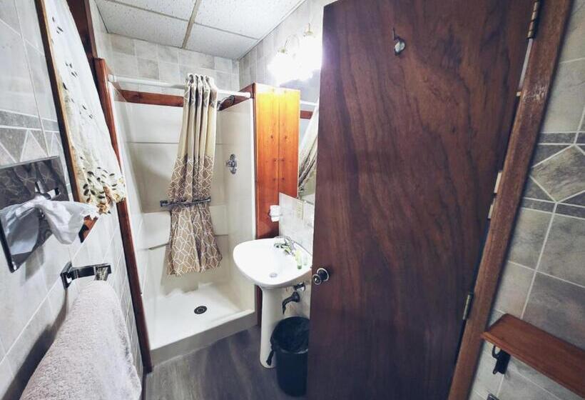 مُتل Cedar Wood Inn