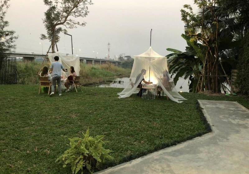 بنسيون White Wall Riverfront