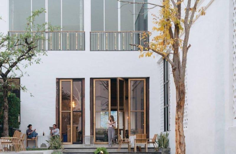 بنسيون White Wall Riverfront