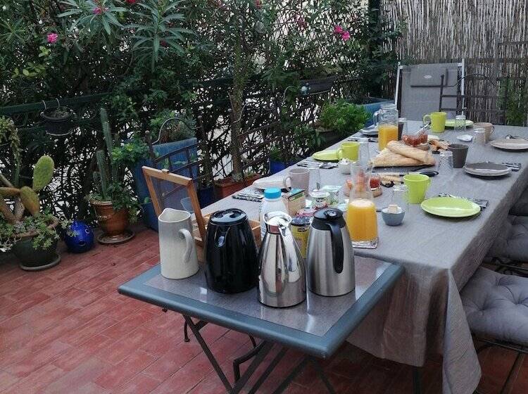 تختخواب و صبحانه Maison Du Canal