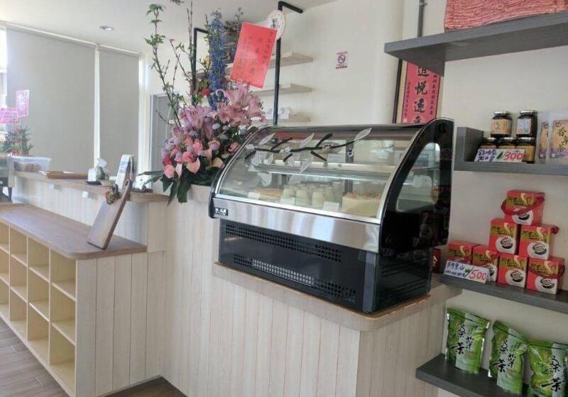 تختخواب و صبحانه Muknana