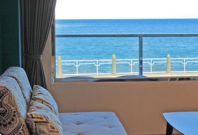 تختخواب و صبحانه Two Home Inn