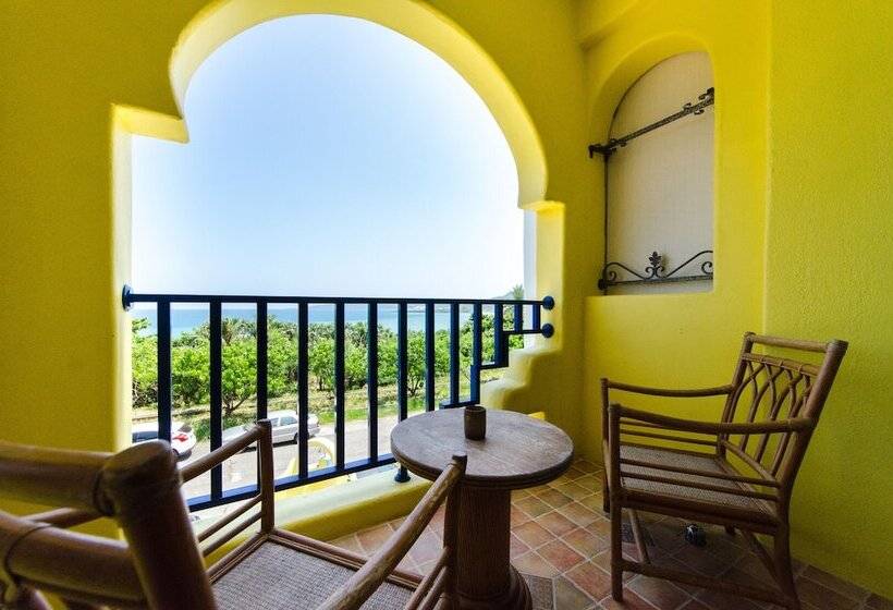 تختخواب و صبحانه Yellow Submarine