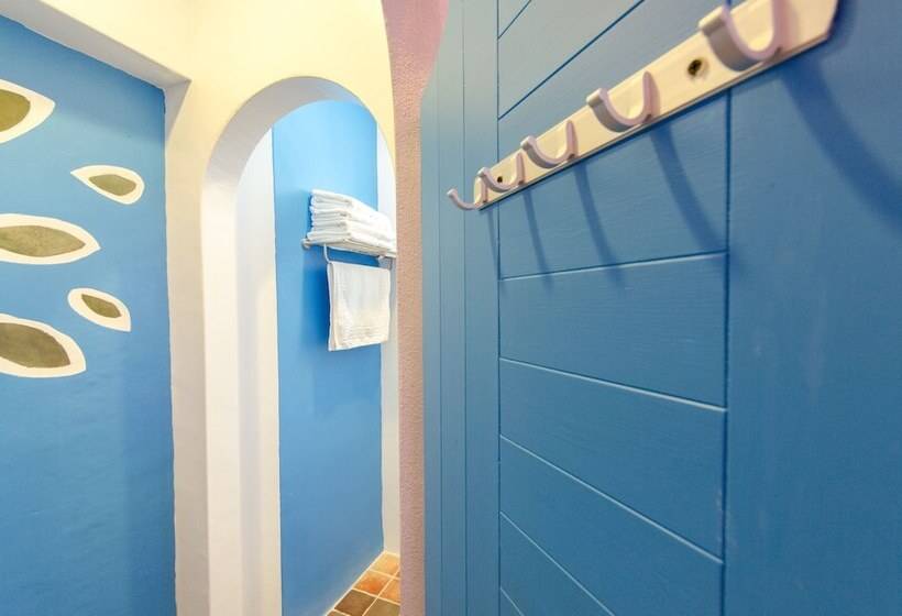 تختخواب و صبحانه Yellow Submarine