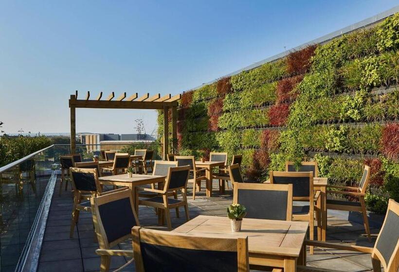 בית מלון כפרי Courtyard By Marriott Oxford City Centre