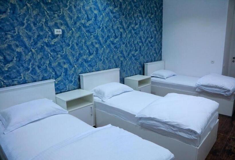 Manija Hostel