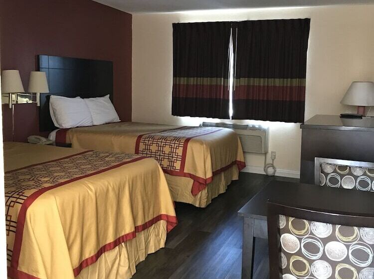 فندق على الطريق Manhattan Inn & Suites